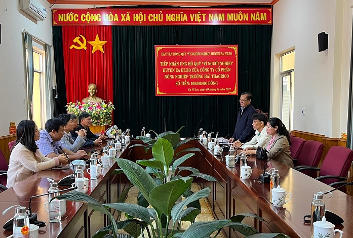 Cong ty truong hai trao tang quy vi nguoi ngheo 2